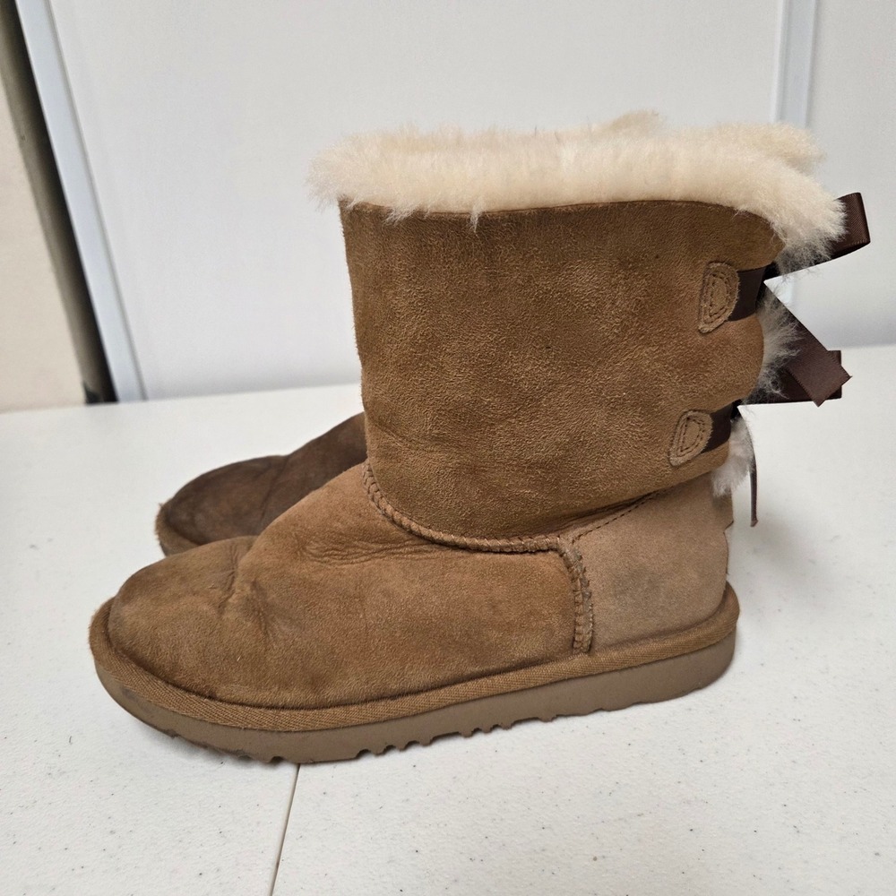UGG Bailey Bow II Chestnut Brown Suede Sheepskin Boots Mid-Calf Women Size 8